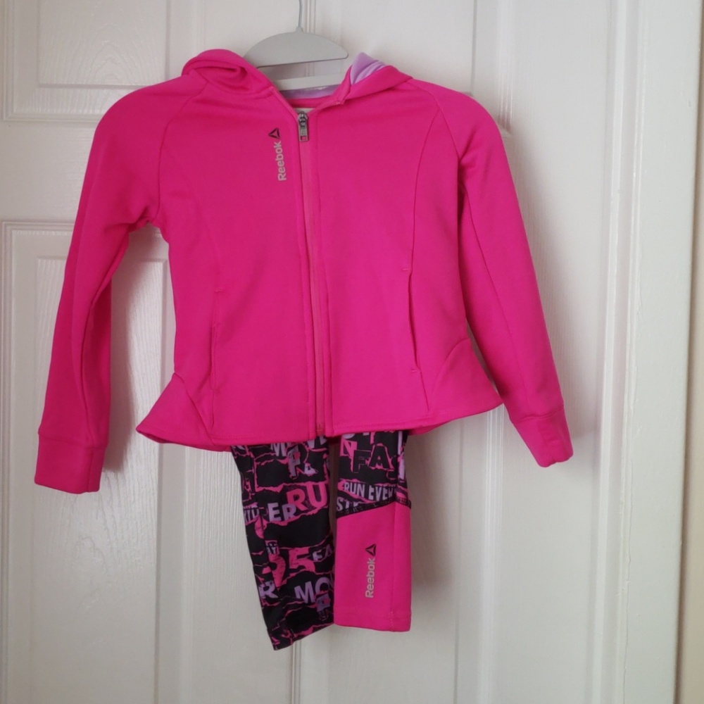 Girls jogging suit